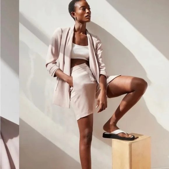 Aritzia Black Plaid Blazer - Picture 14 of 16